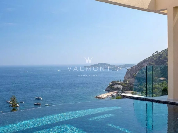 Villa contemporaine d’exception avec vue mer spectaculaire