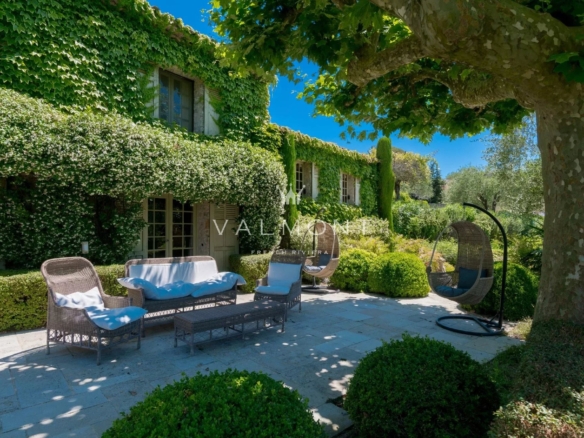 Beautiful Provençal bastide in the heart of Mougins