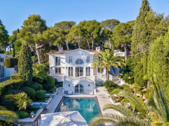 Neo-classical villa luxury refined decor