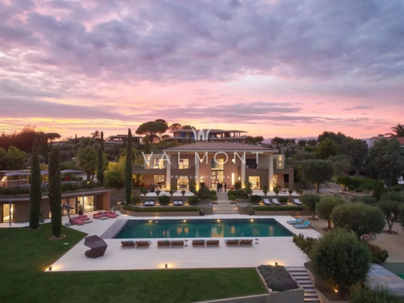 Luxury Villa in Super Cannes with Private Pools & Mediterranean Sea Views