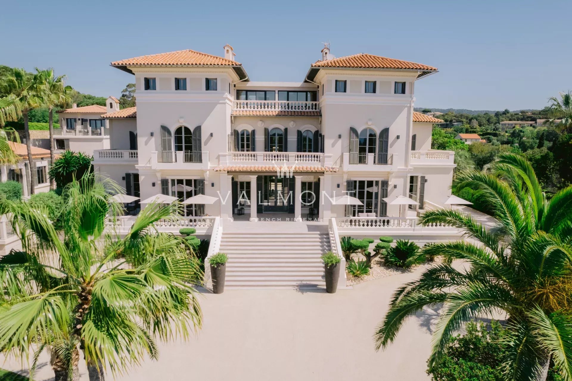 Villa de prestige vue mer à proximité des plages