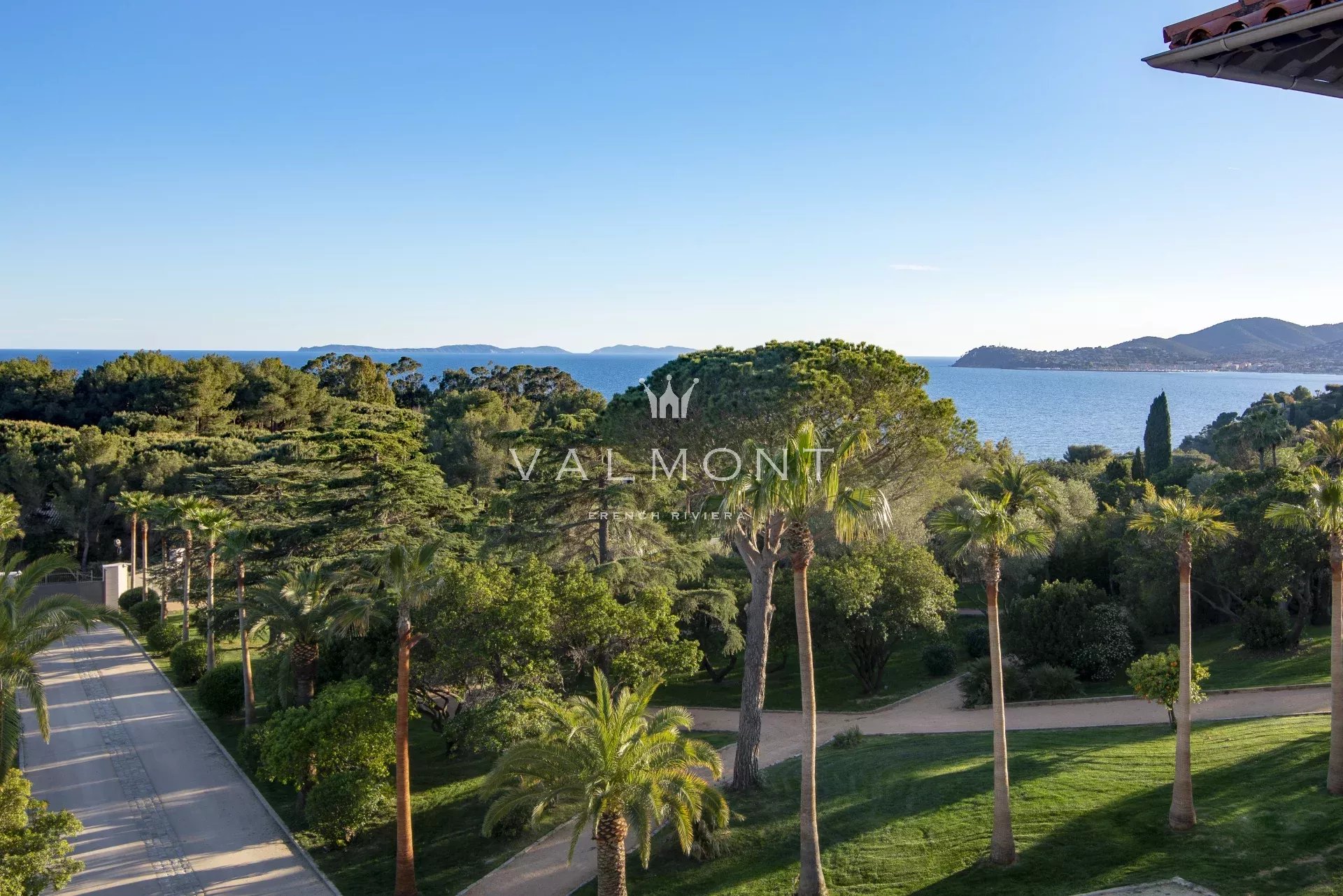 Villa de prestige vue mer à proximité des plages