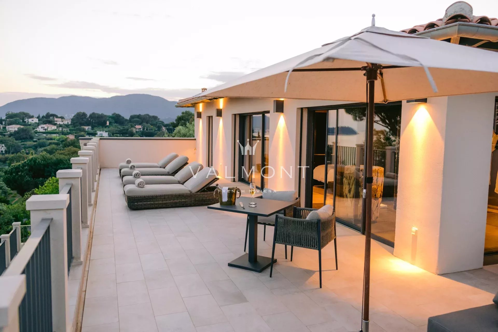 Elegante villa contemporaine proche des plages