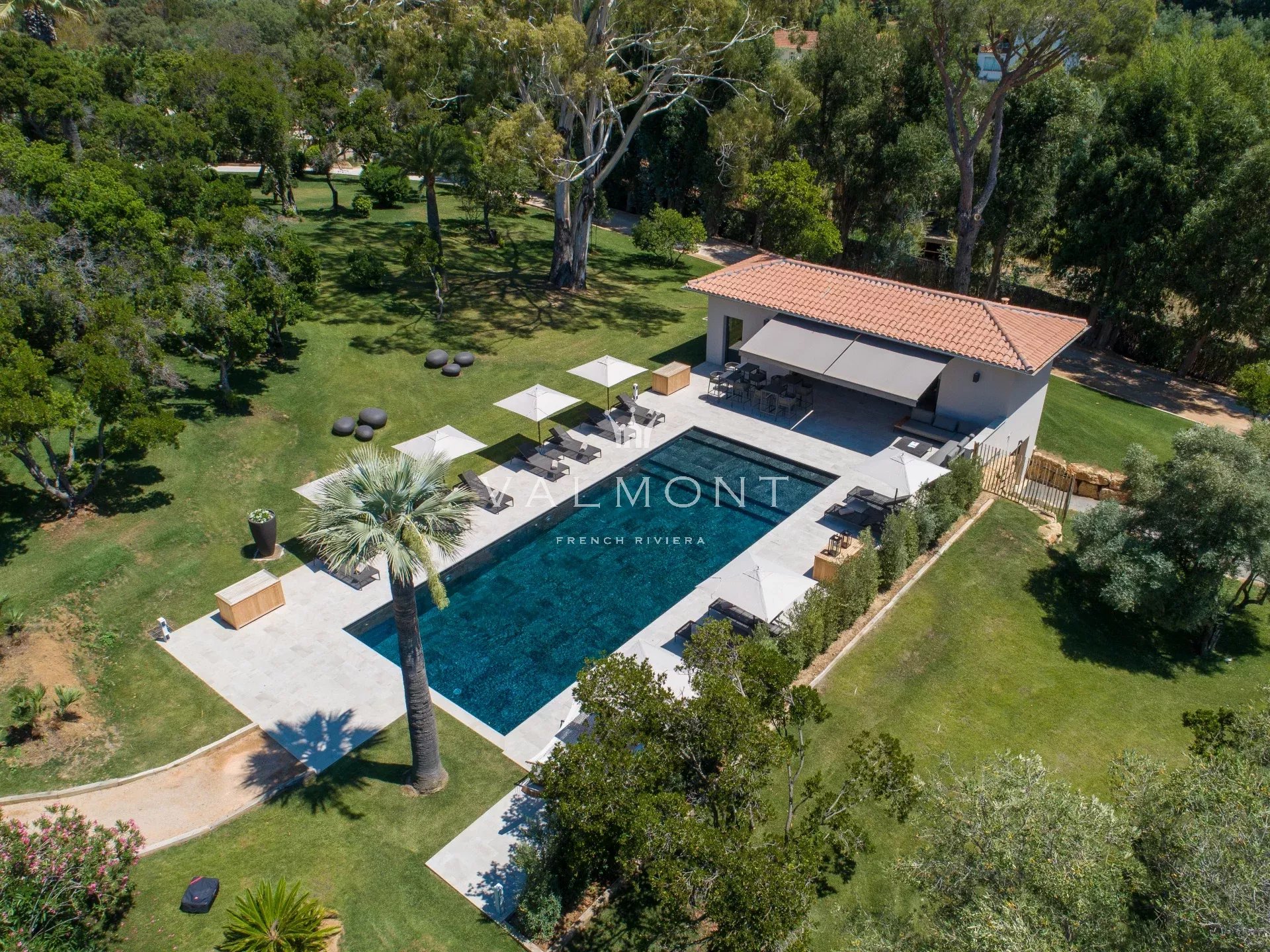 Villa de prestige vue mer à proximité des plages