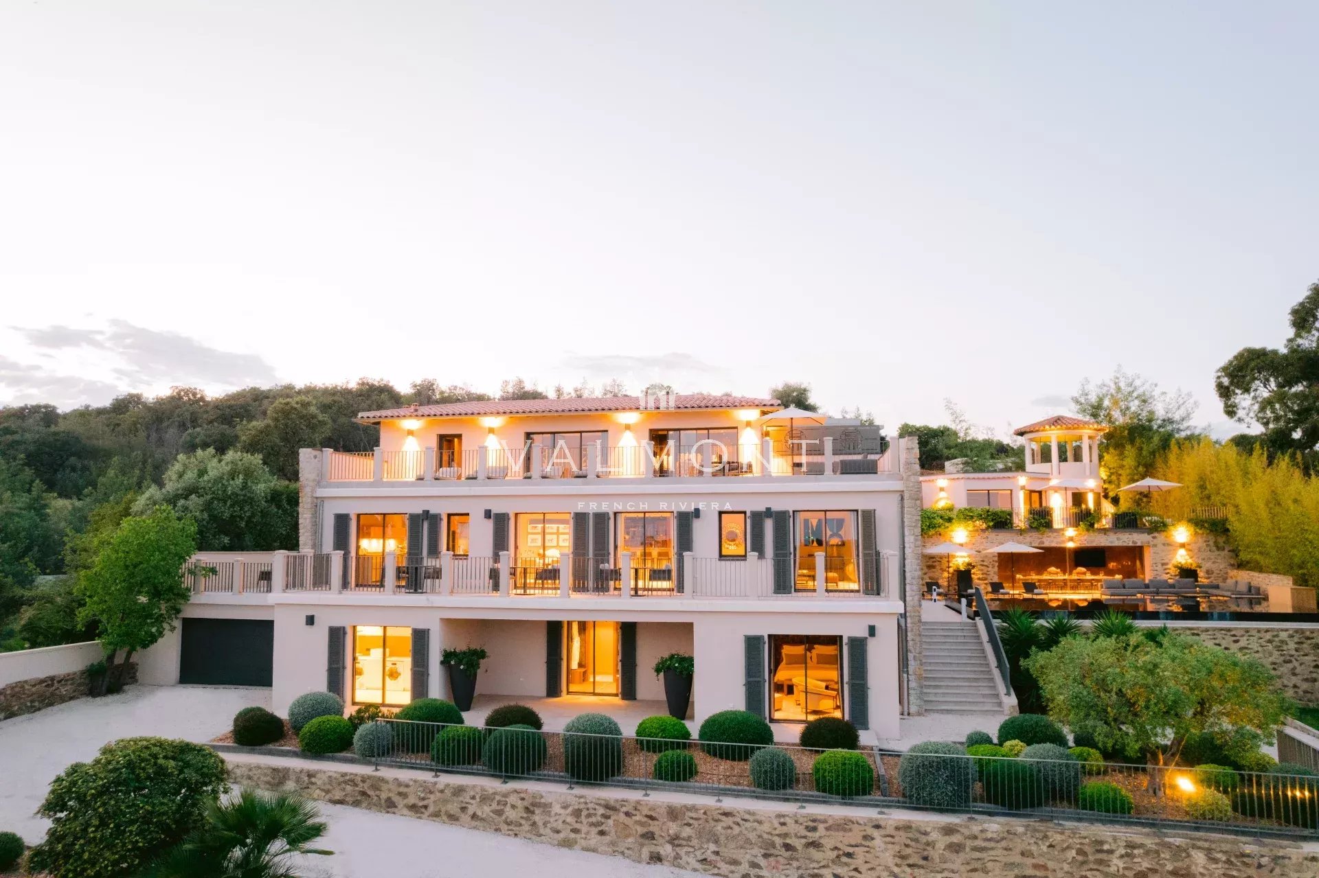 Elegante villa contemporaine proche des plages