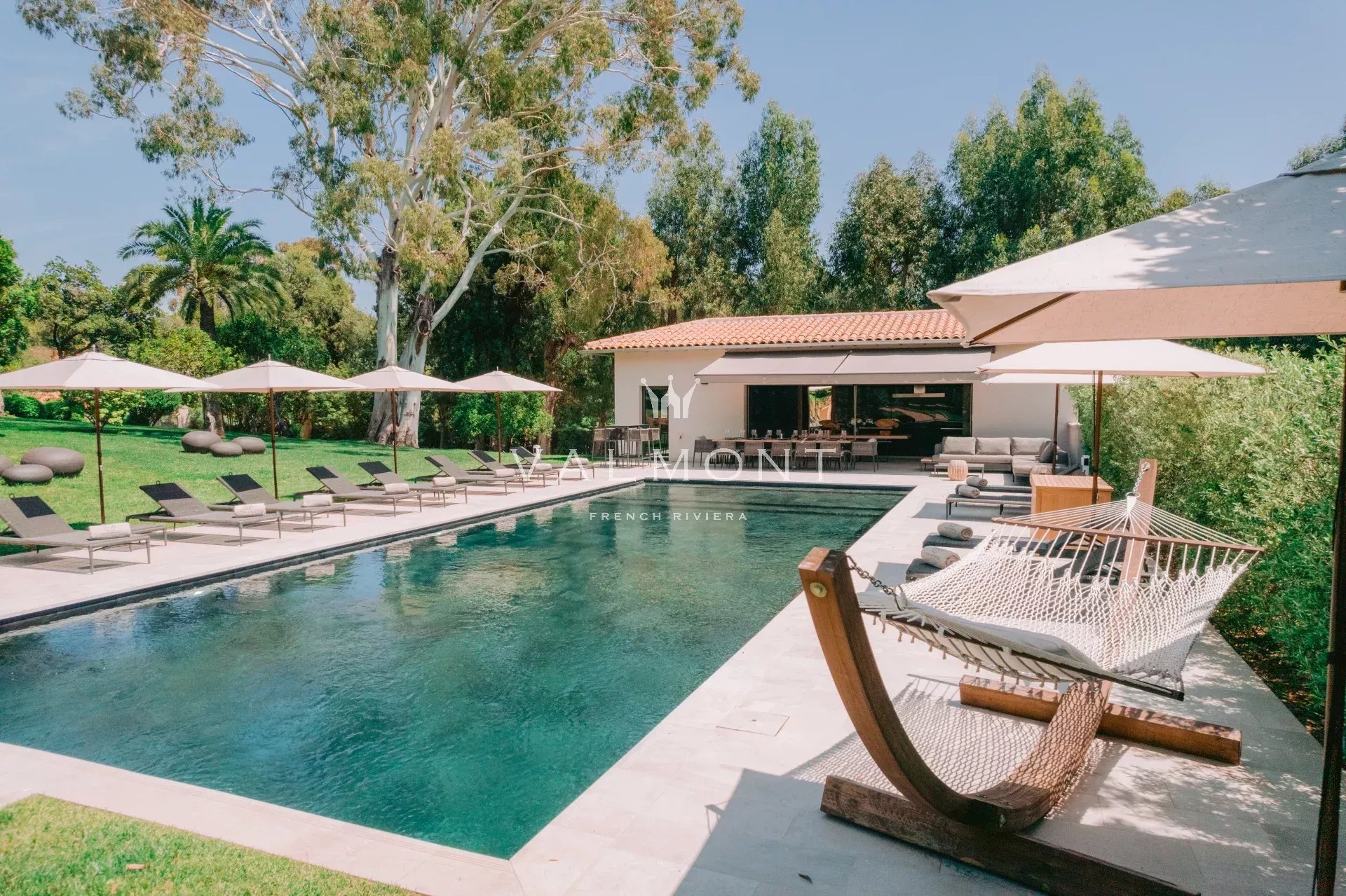 Villa de prestige vue mer à proximité des plages