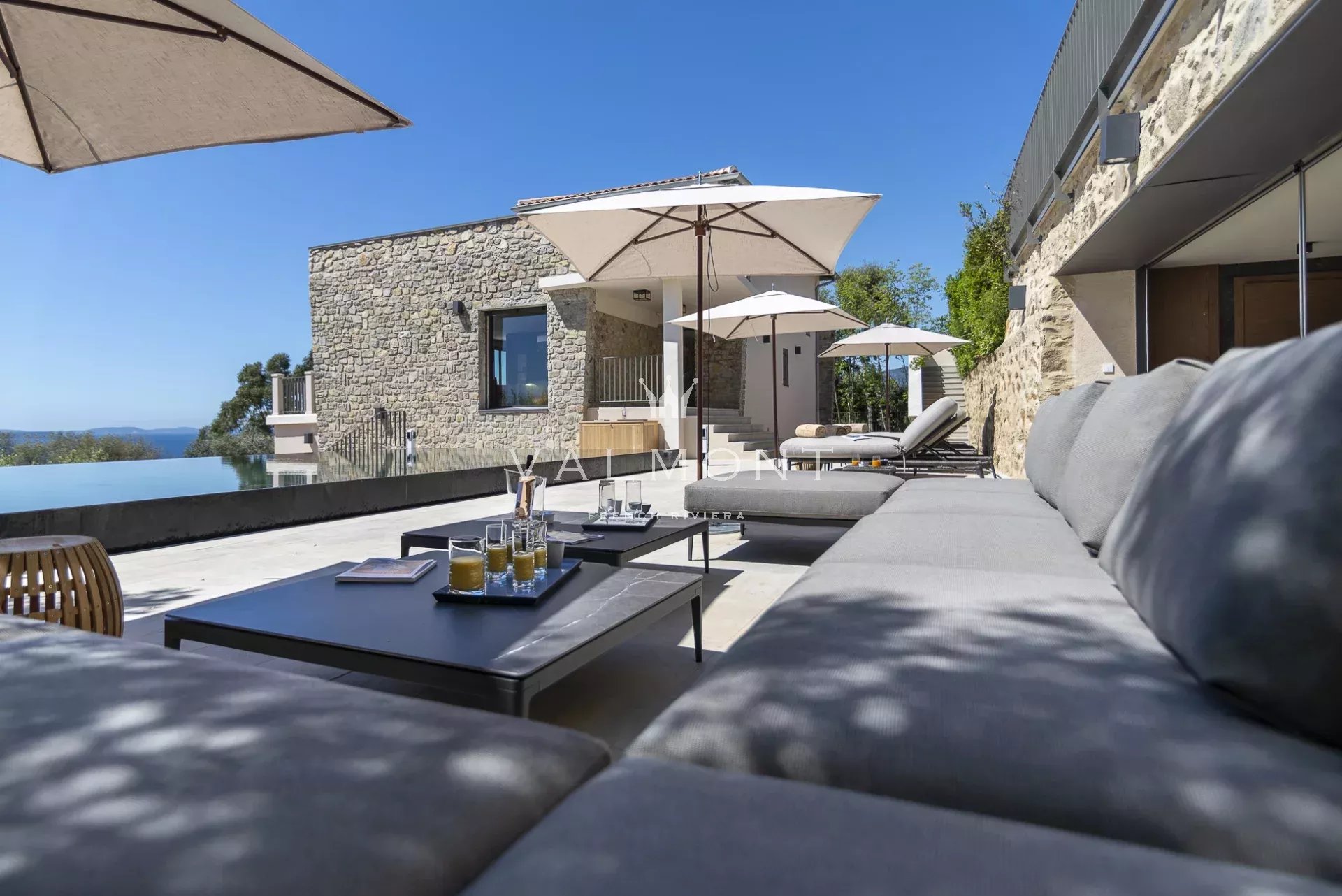 Elegante villa contemporaine proche des plages