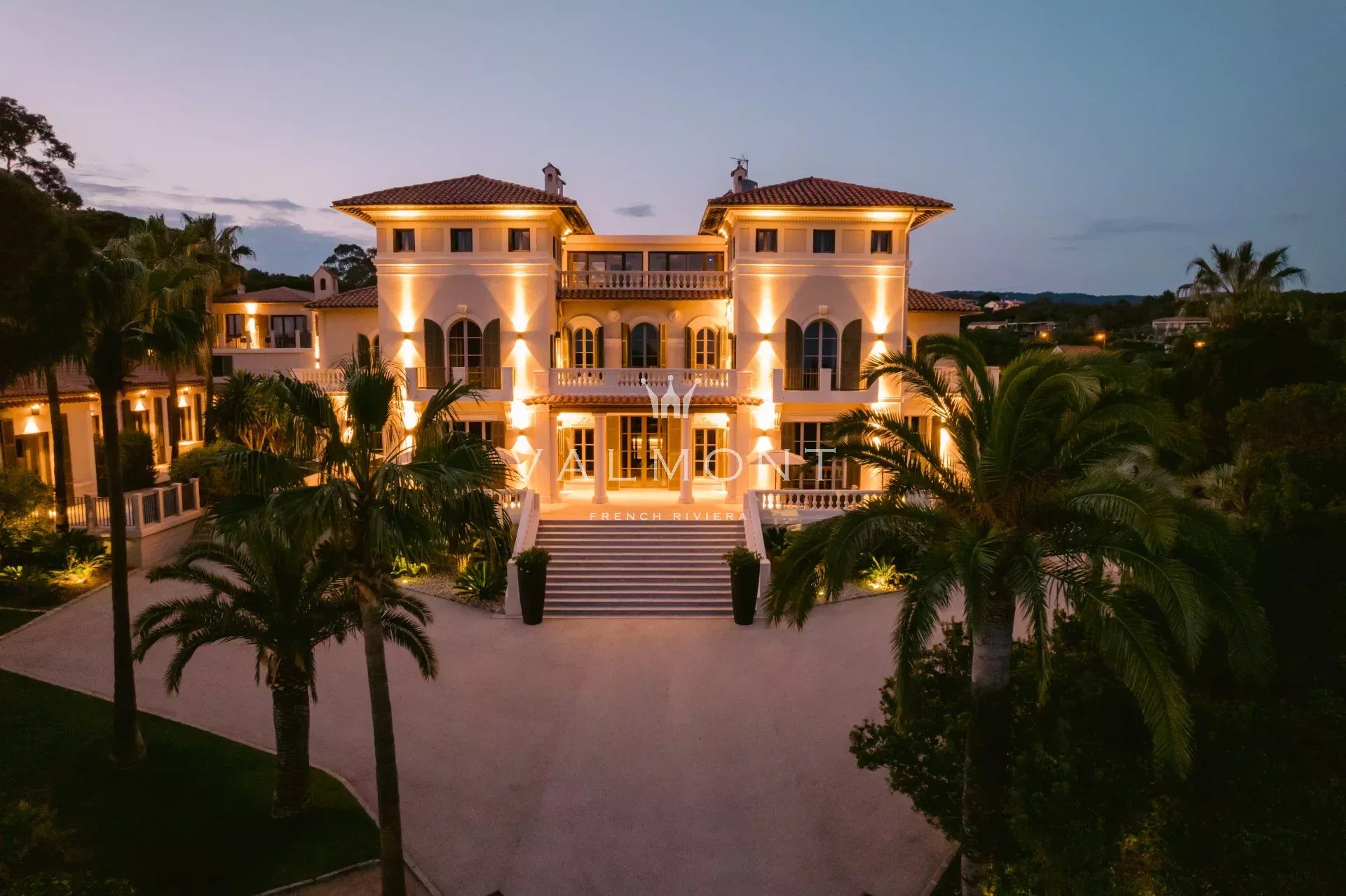 Villa de prestige vue mer à proximité des plages