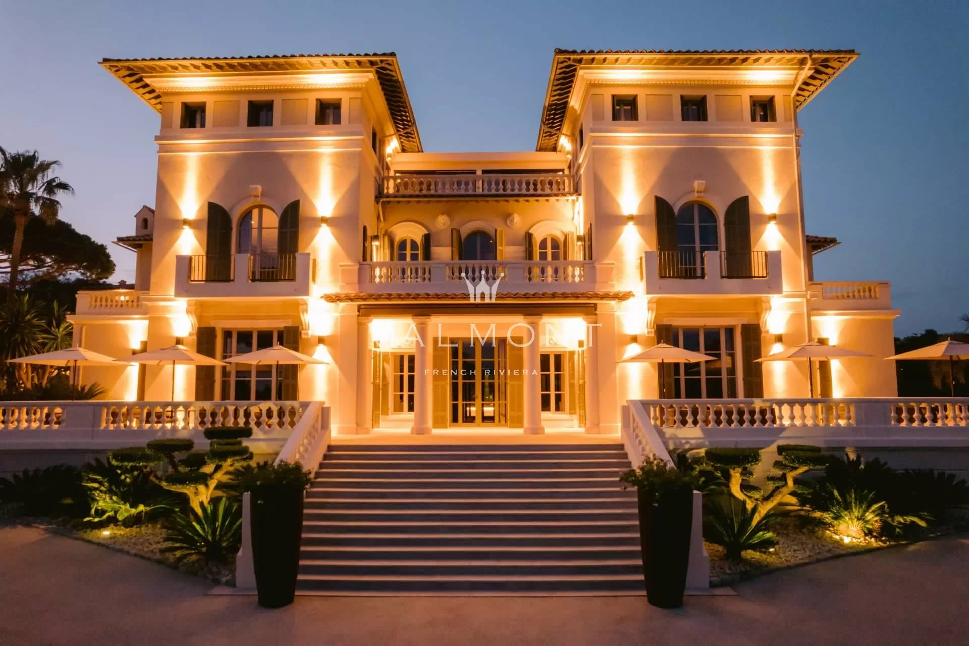Villa de prestige vue mer à proximité des plages
