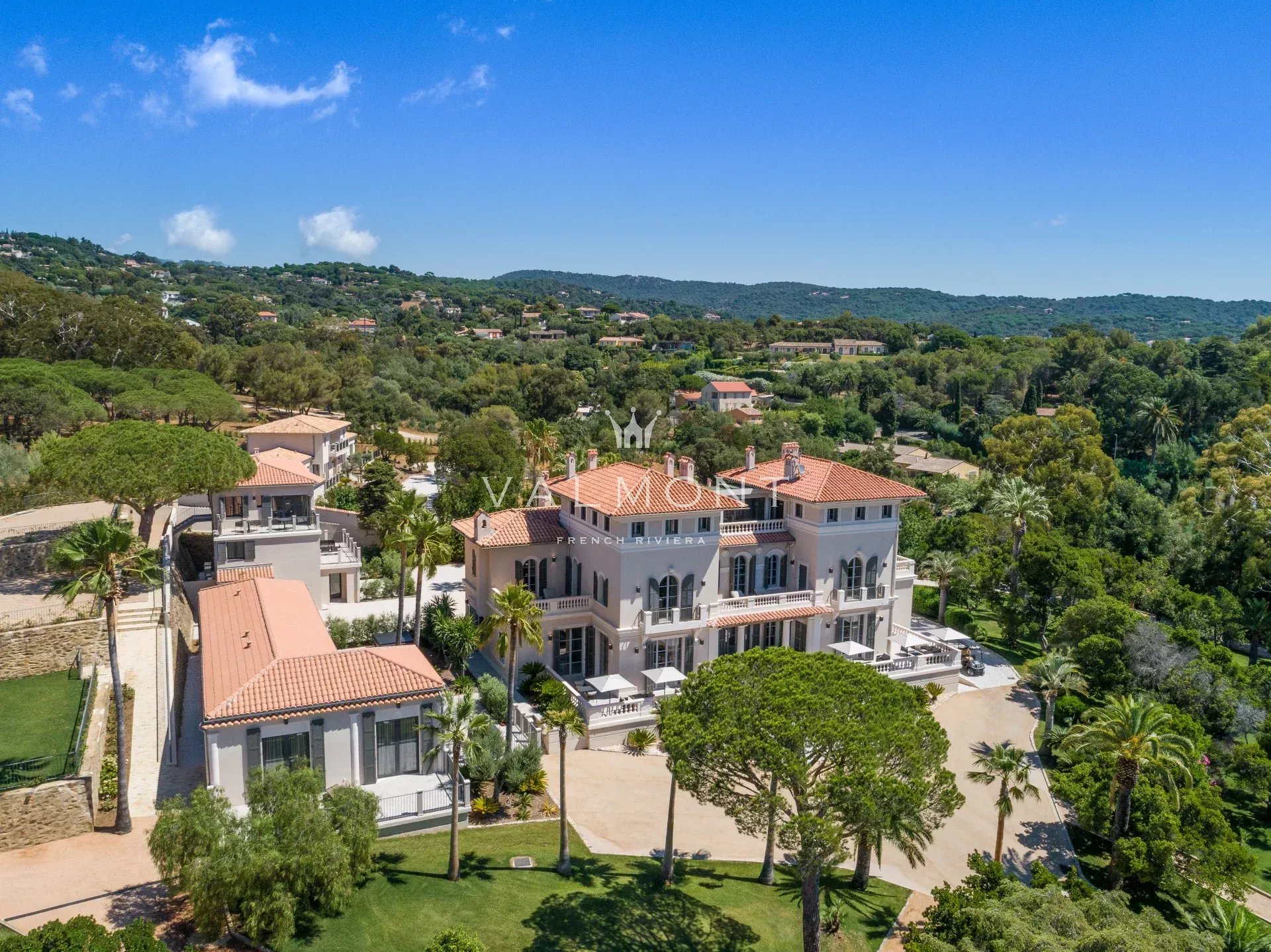 Villa de prestige vue mer à proximité des plages