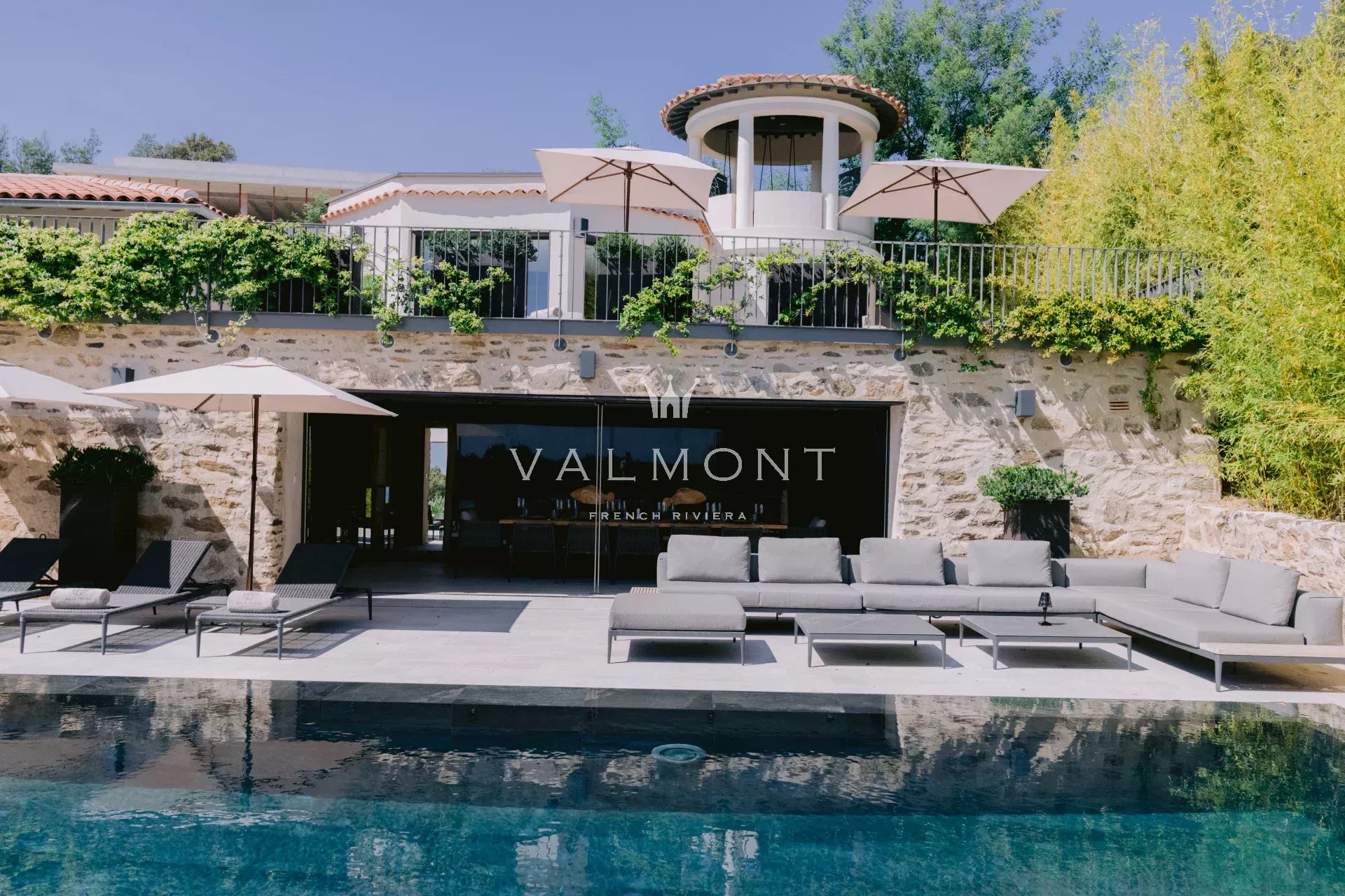 Elegante villa contemporaine proche des plages