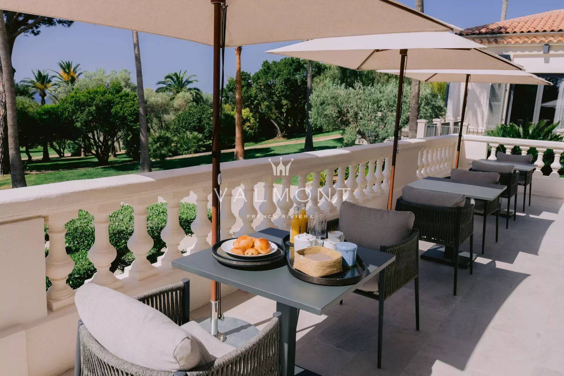 Villa de prestige vue mer à proximité des plages