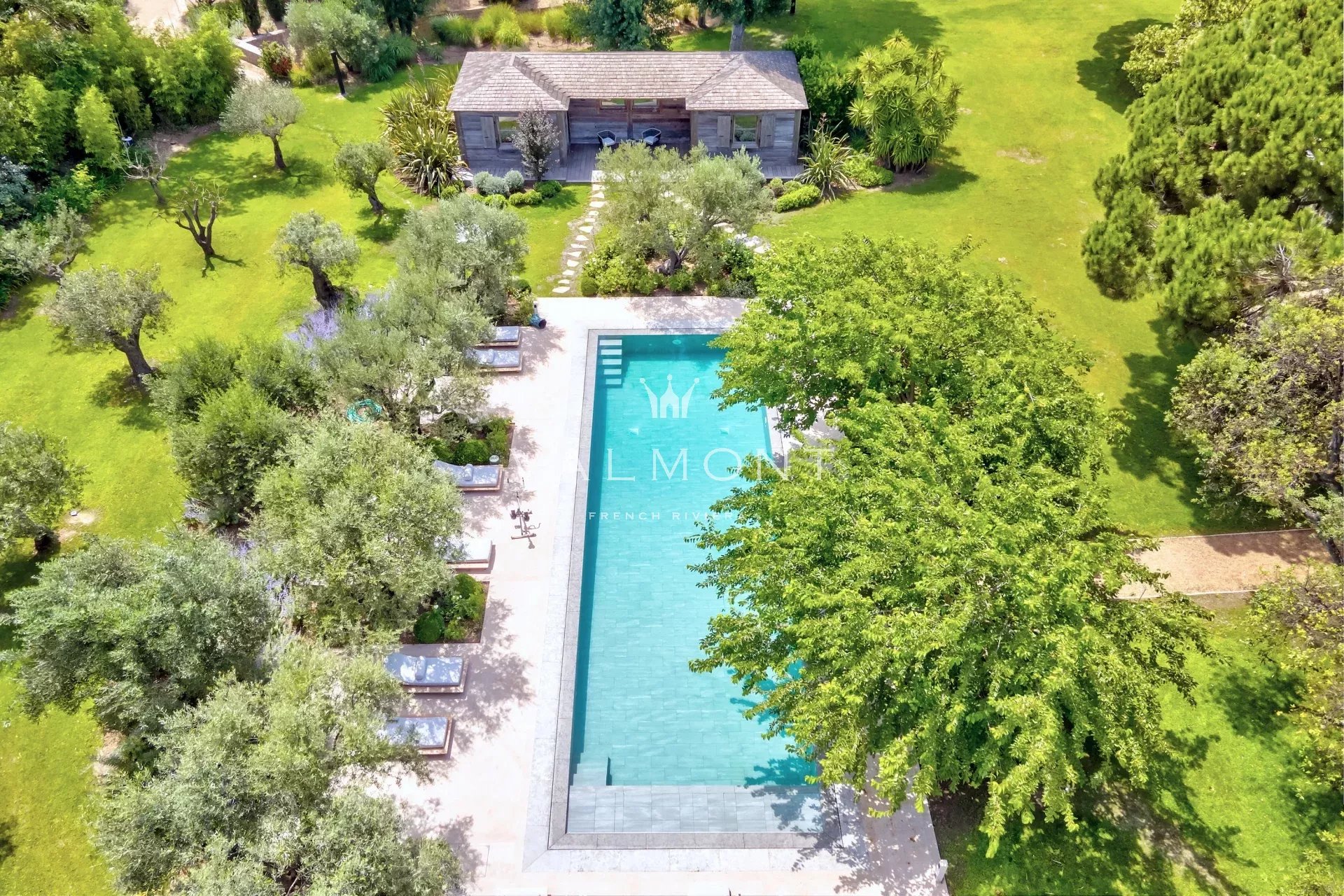 621660a98d9dcb7422377958af0ee11a_5e73345716_1920-original-7819-0.jpg Real haven of peace in the heart of Ramatuelle