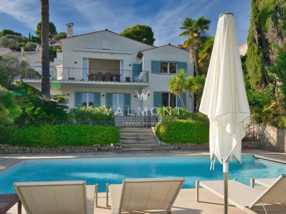 Beautiful provencal villa close to the beach