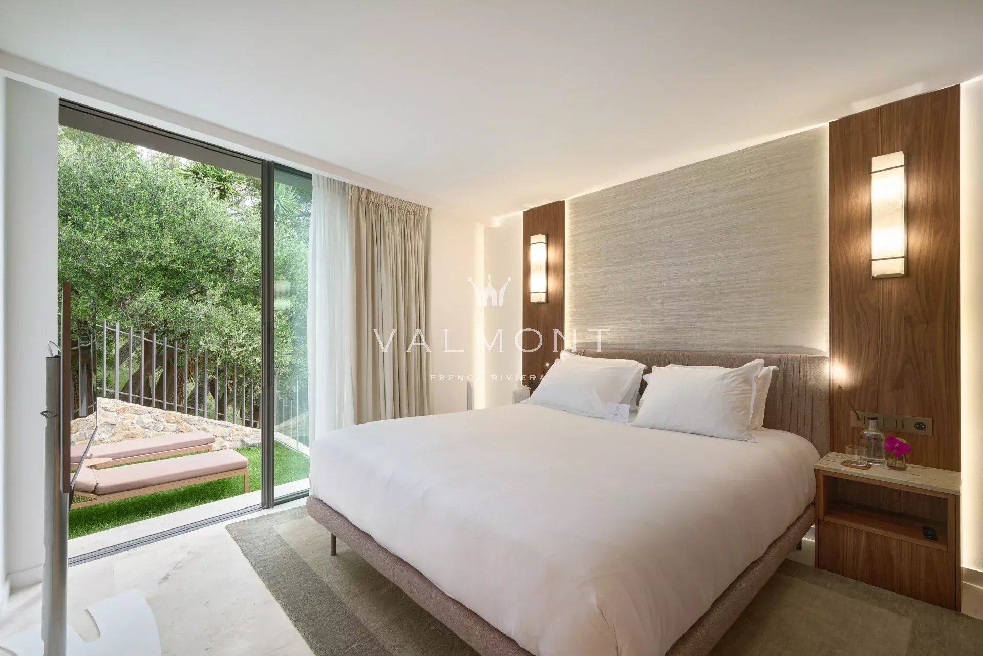 690f4bc57928dda31d20293aa3269f38_a7d22f4ebc_1920-original-10236-0.jpg Exceptional new villa with panoramic views overlooking Saint-Jean-Cap-Ferrat