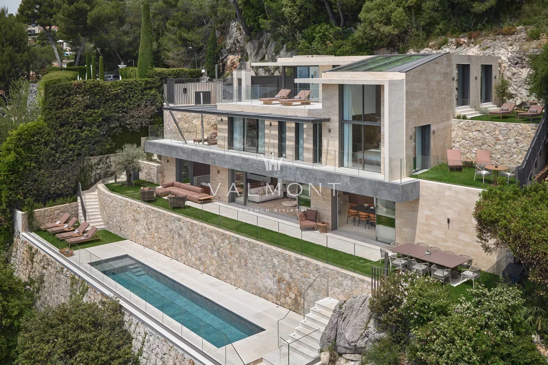 9c681057b8c284387f19ef23b1648a09_3a47f73cec_1920-original-10236-0.jpg Exceptional new villa with panoramic views overlooking Saint-Jean-Cap-Ferrat
