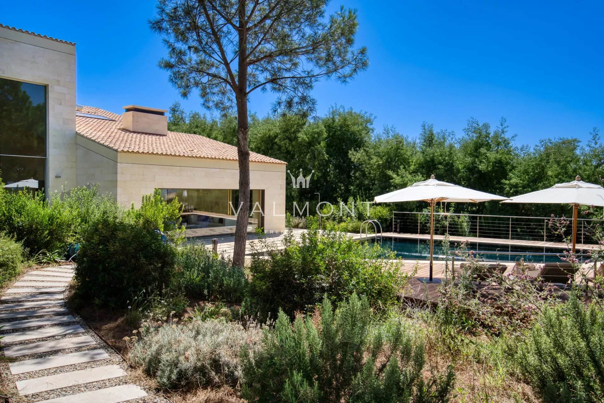 Villa de luxe à Saint-Tropez signée John Pawson