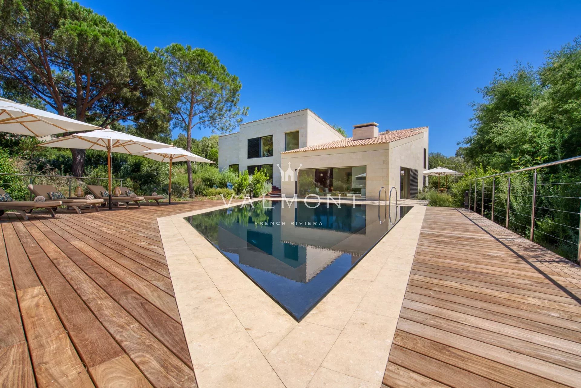 Villa de luxe à Saint-Tropez signée John Pawson