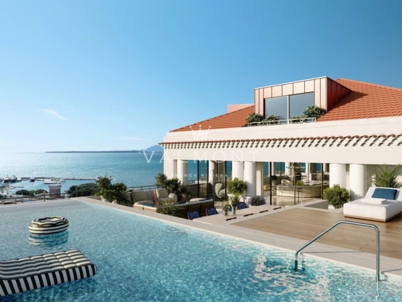 A Palatial Penthouse with Panoramic Views