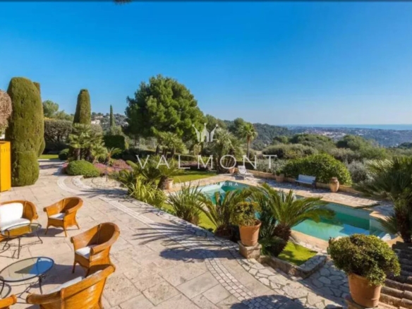 Exceptional stone property in a peaceful setting