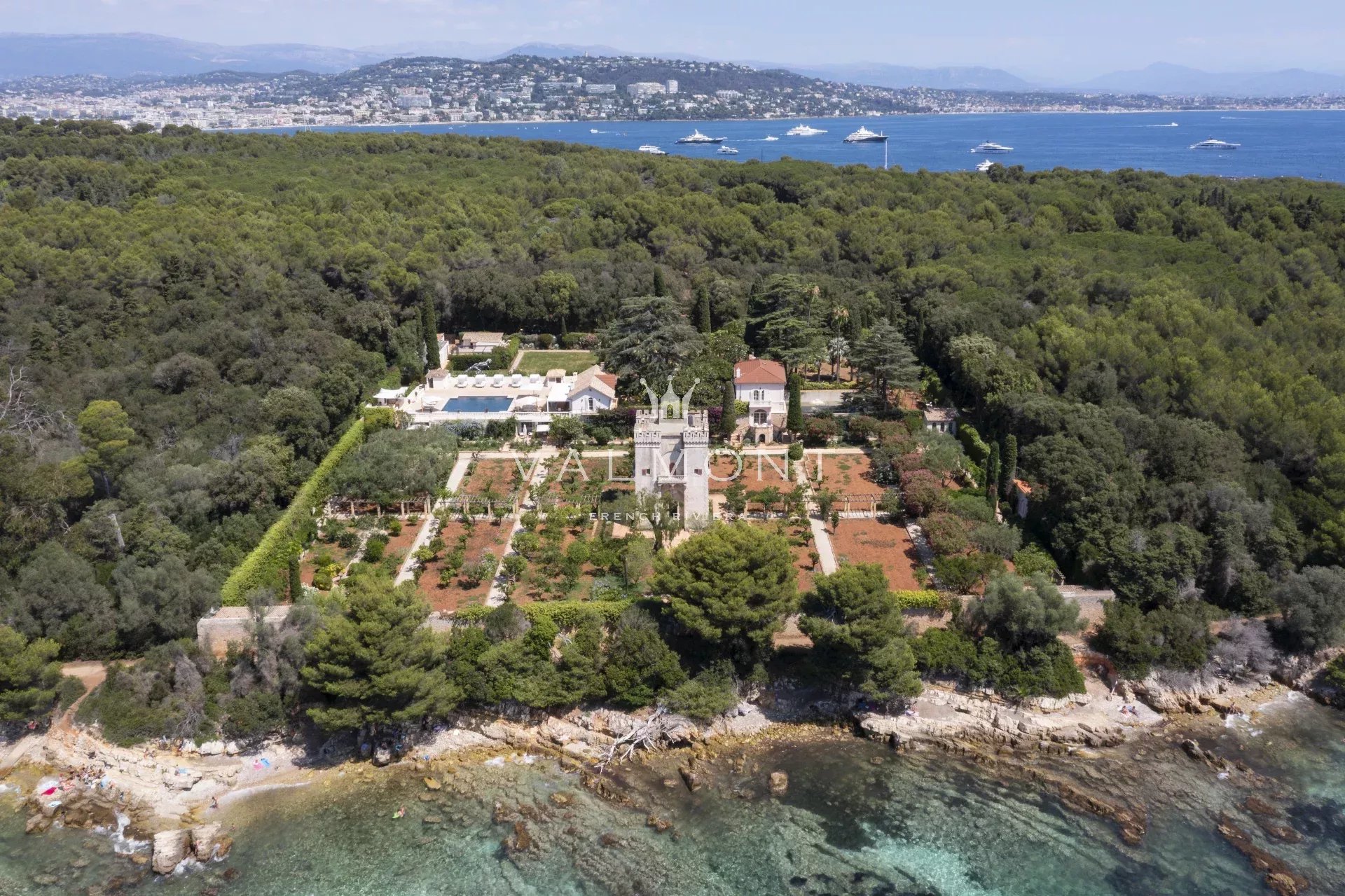 0103690cccc253e8c05ab1ae1950f514_24d29a355d_1920-original-60427-0.jpg Un paradis privé sur l’île sainte-marguerite