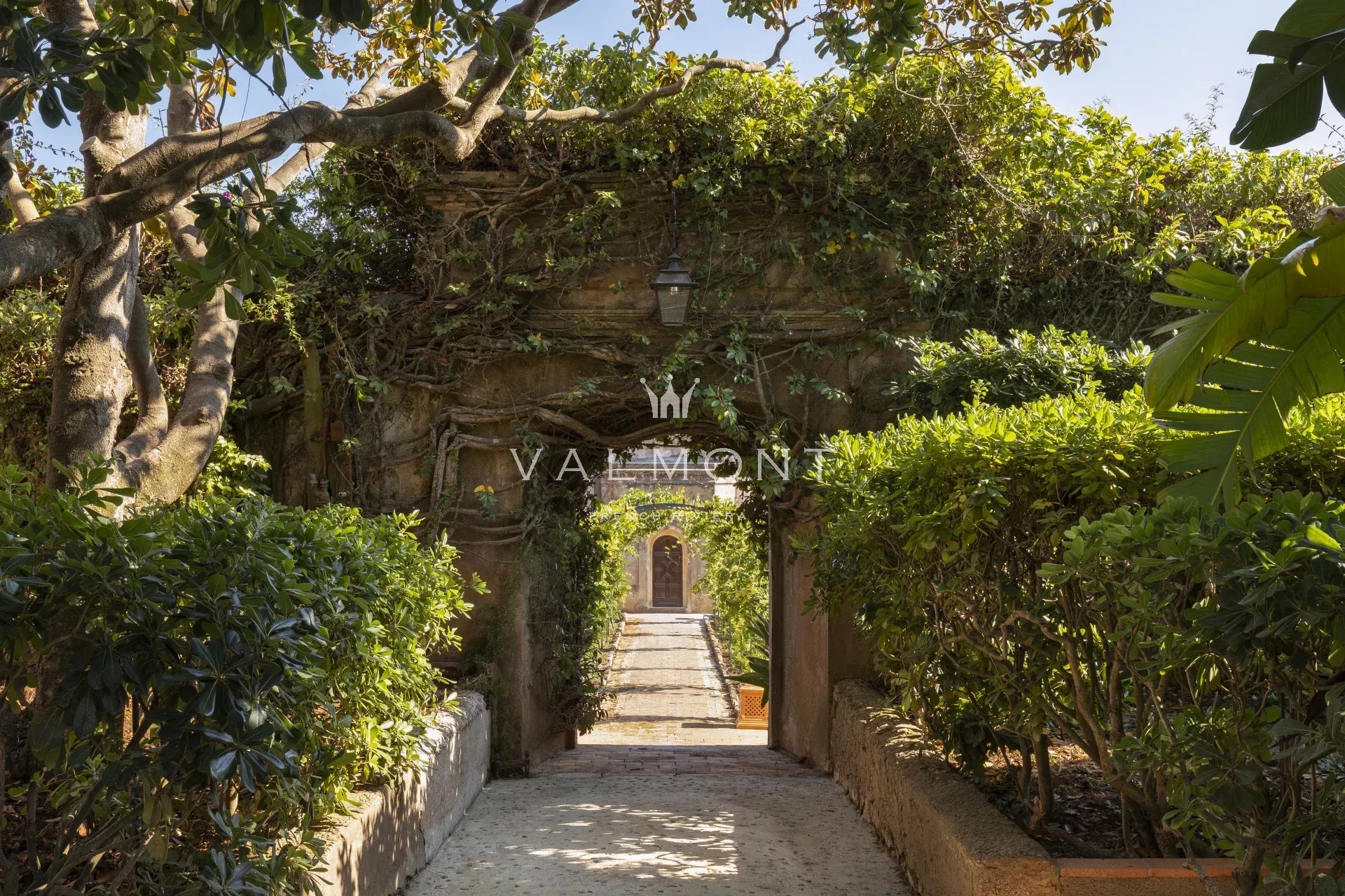 e1e8fa6eaeae5f324f5f2d7b73dd822a_da187fa480_1920-original-60427-0.jpg Un paradis privé sur l’île sainte-marguerite