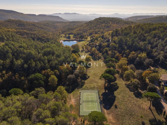 Charming bastide in the heart of the Var