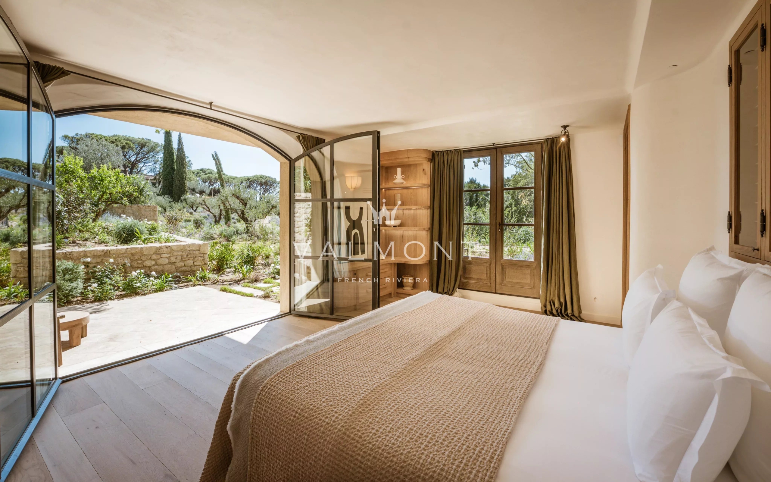 Charming Bastide in Saint-Tropez with Sea View