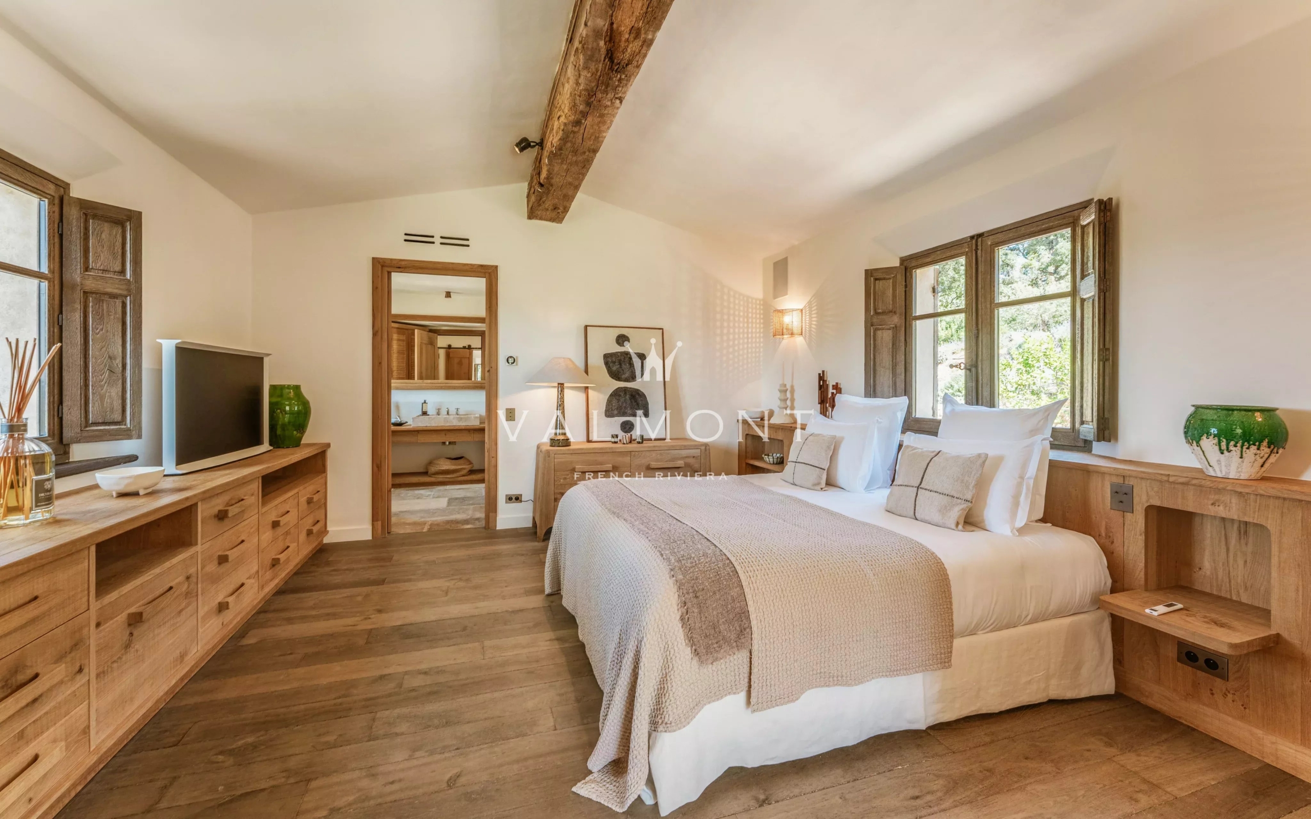 Charming Bastide in Saint-Tropez with Sea View
