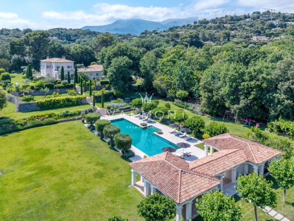 Luxury villa modern Provençal charm