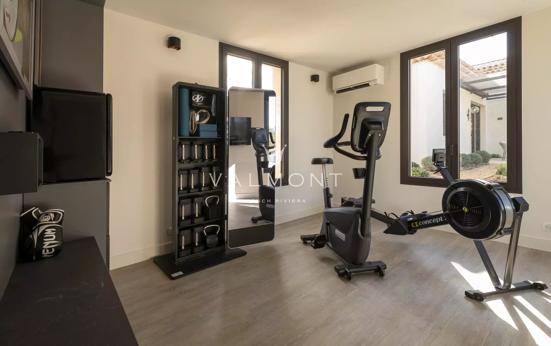 17d682ca18ef28554799d7b9b8deddd2_a3fc9d00ba_1920-original-67430-0.jpg Modern villa in the Terre Blanche Resort