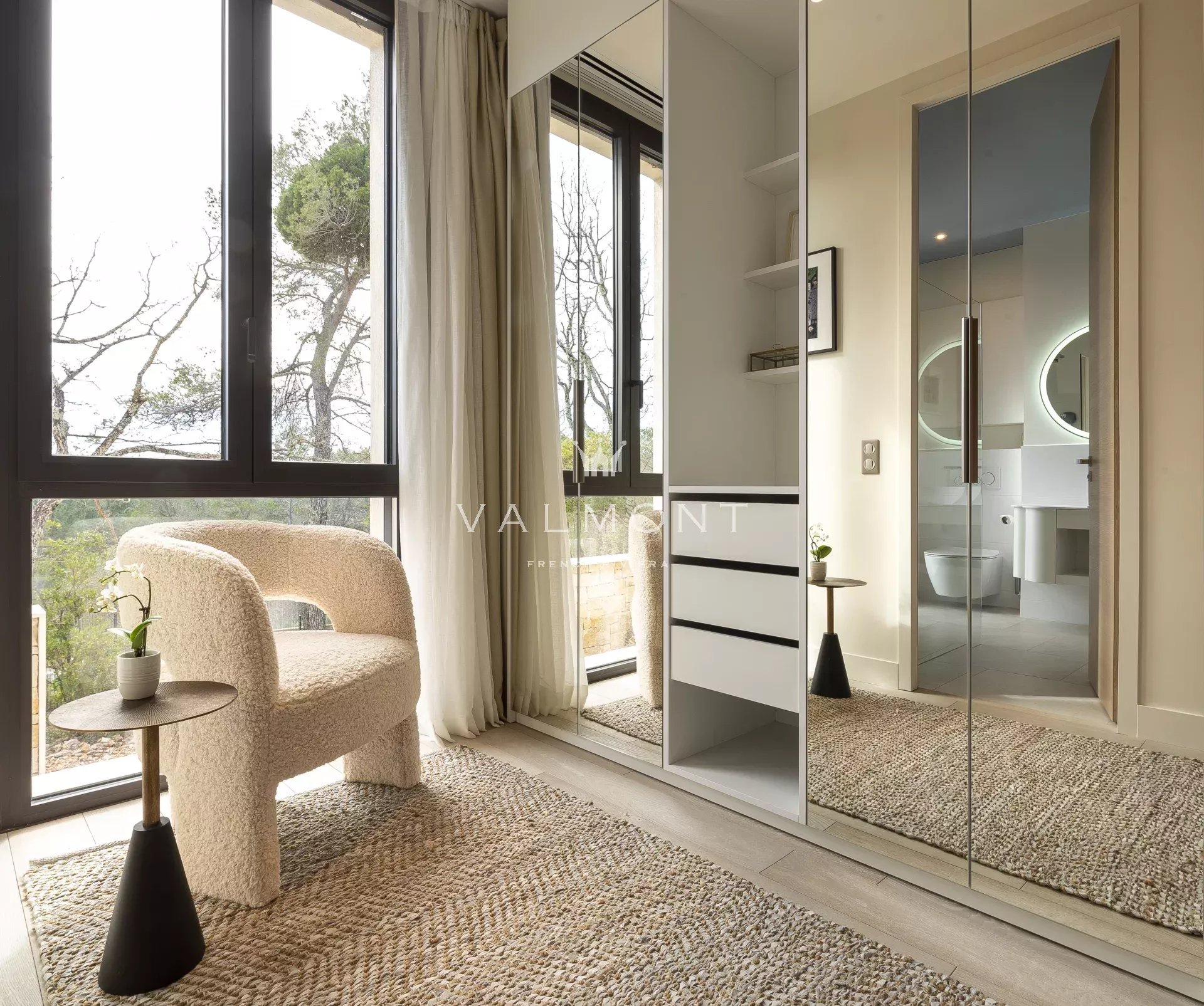 3a9c2683cd6c470543af0021a8f4c8f7_e6d2b79e3e_1920-original-67430-0.jpg Modern villa in the Terre Blanche Resort