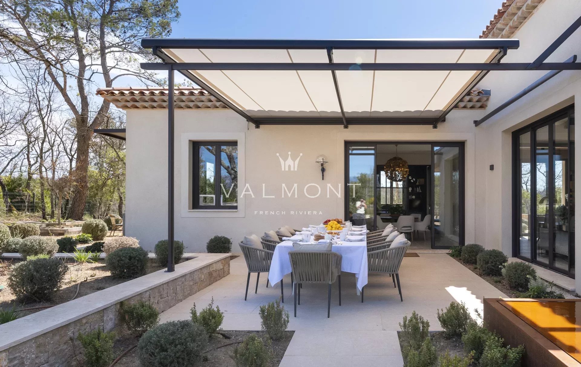 69d1495811aed7f6e4c9db6cc5b7ba81_206a8160d3_1920-original-67430-0.jpg Modern villa in the Terre Blanche Resort