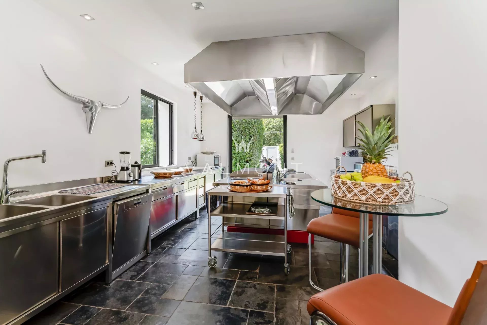 96ca1f626e8f5928c31735286303ee9e_44051fc0fd_1920-original-60355-0.jpg Domaine de luxe 14 chambres Saint-Tropez centre