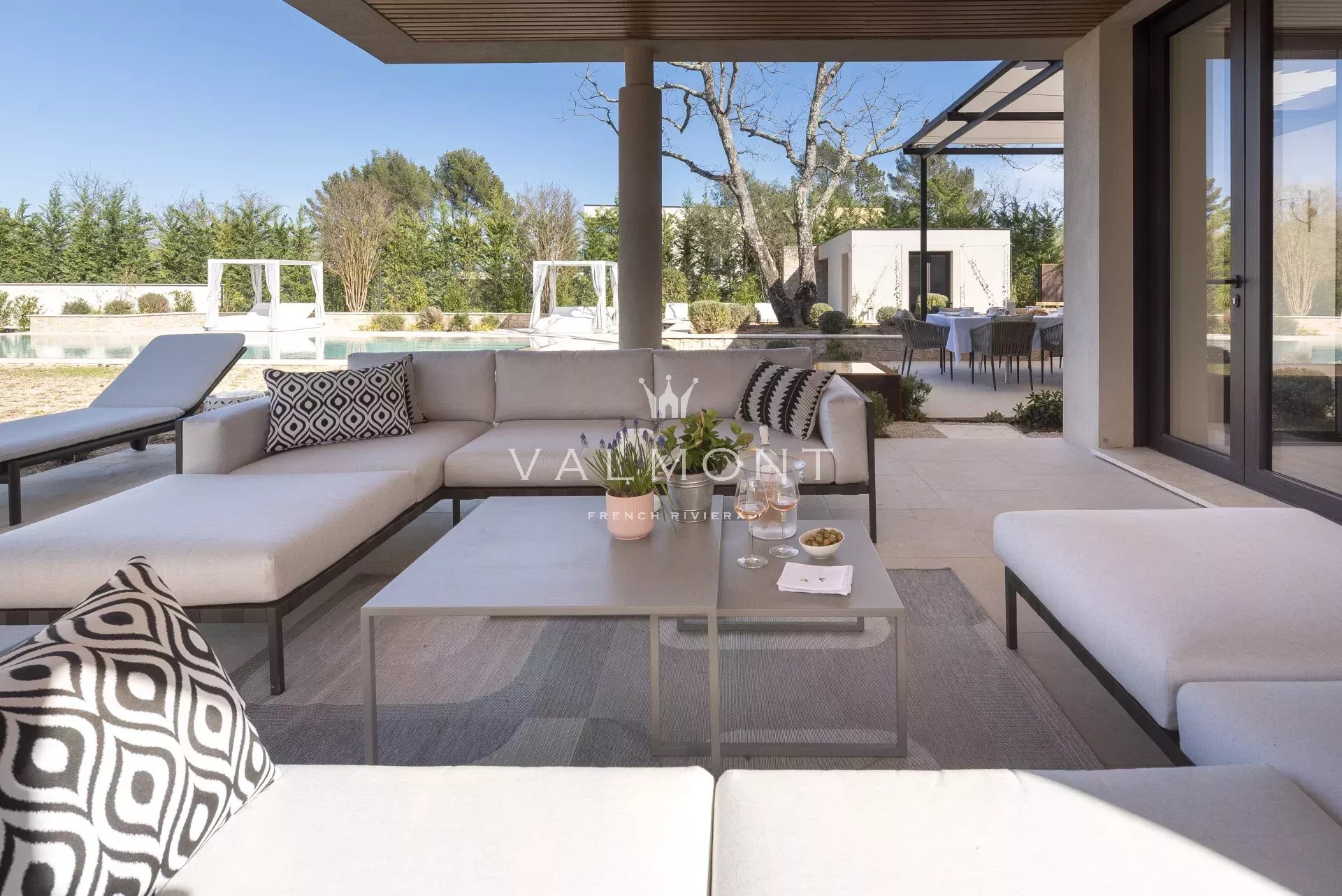 d5ef7fe6dc40e18e9906681105287492_dc1083fcf6_1920-original-67430-0.jpg Modern villa in the Terre Blanche Resort