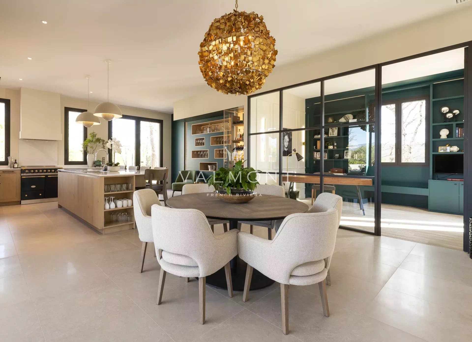 e8342ee7c216c26018157ab23e1b41fe_74edb65e10_1920-original-67430-0.jpg Modern villa in the Terre Blanche Resort