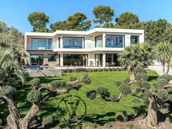 Contemporary luxury villa in Mougins