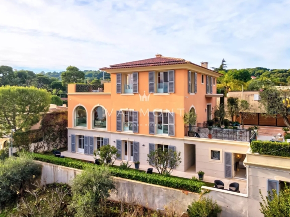 Splendide villa avec vue panoramique sur la mer