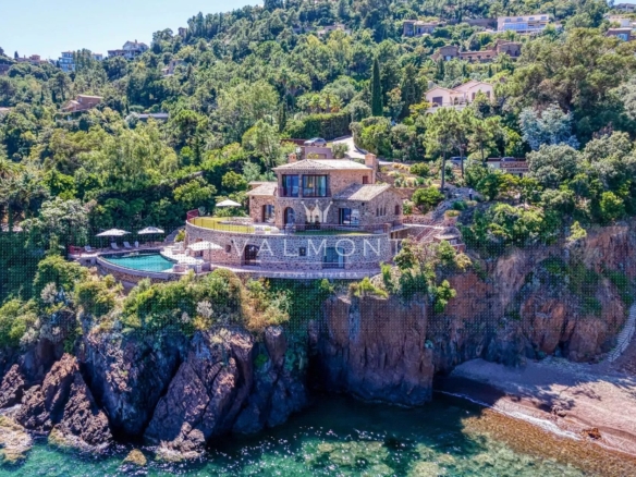 Unique prestigious villa private sea access