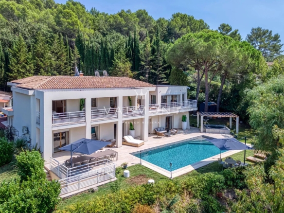 Beautiful modern villa in secure gated community