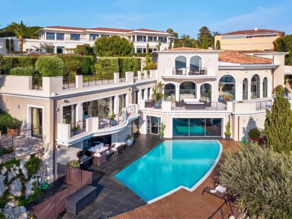 Elegant villa boasting sea views in Saint-Jean-Cap-Ferrat
