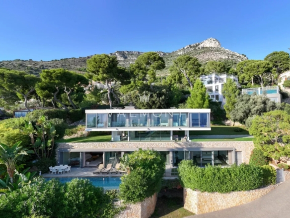 Villa avec vue spectaculaire sur la Méditerranée