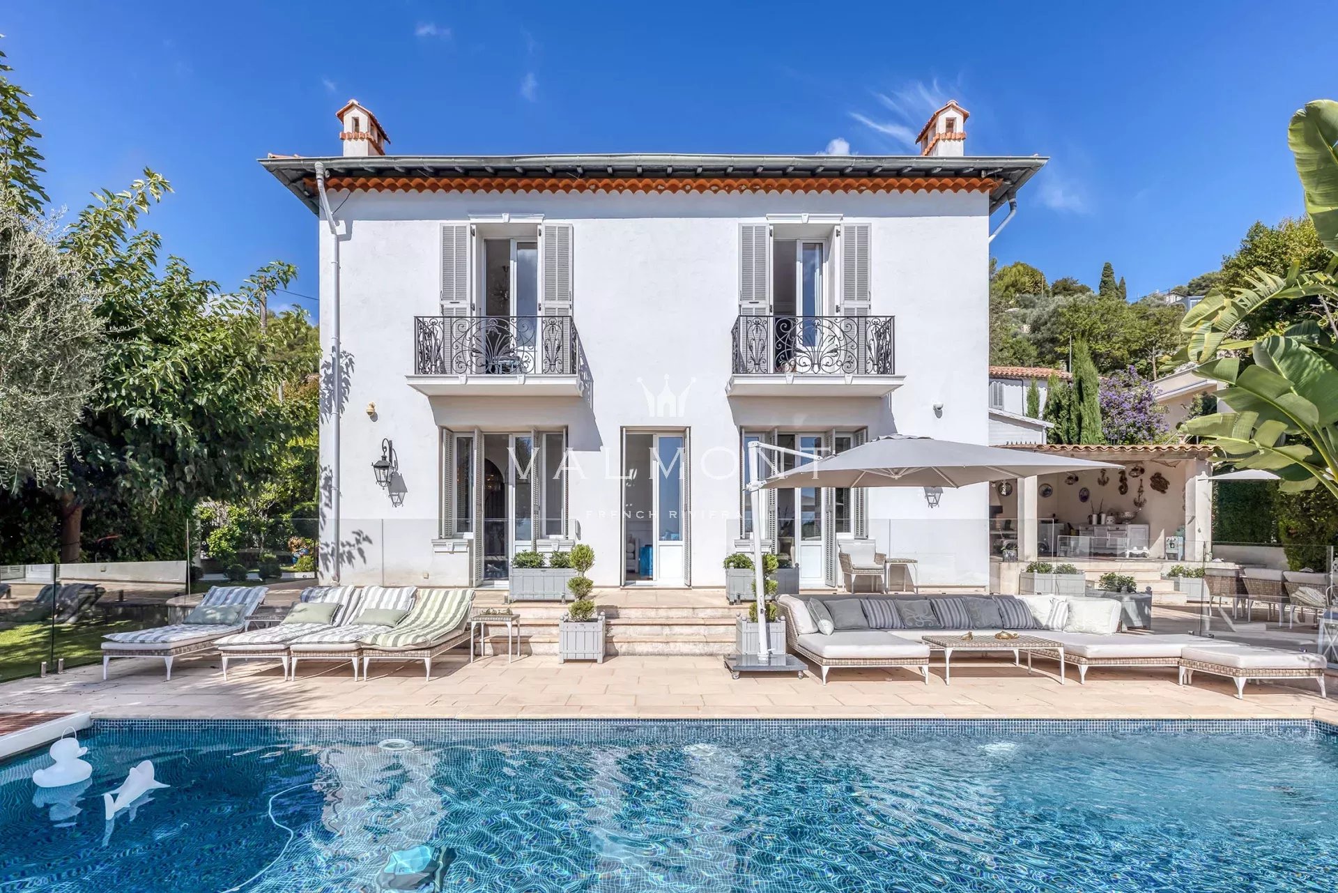 Beautiful villa perched above Èze village