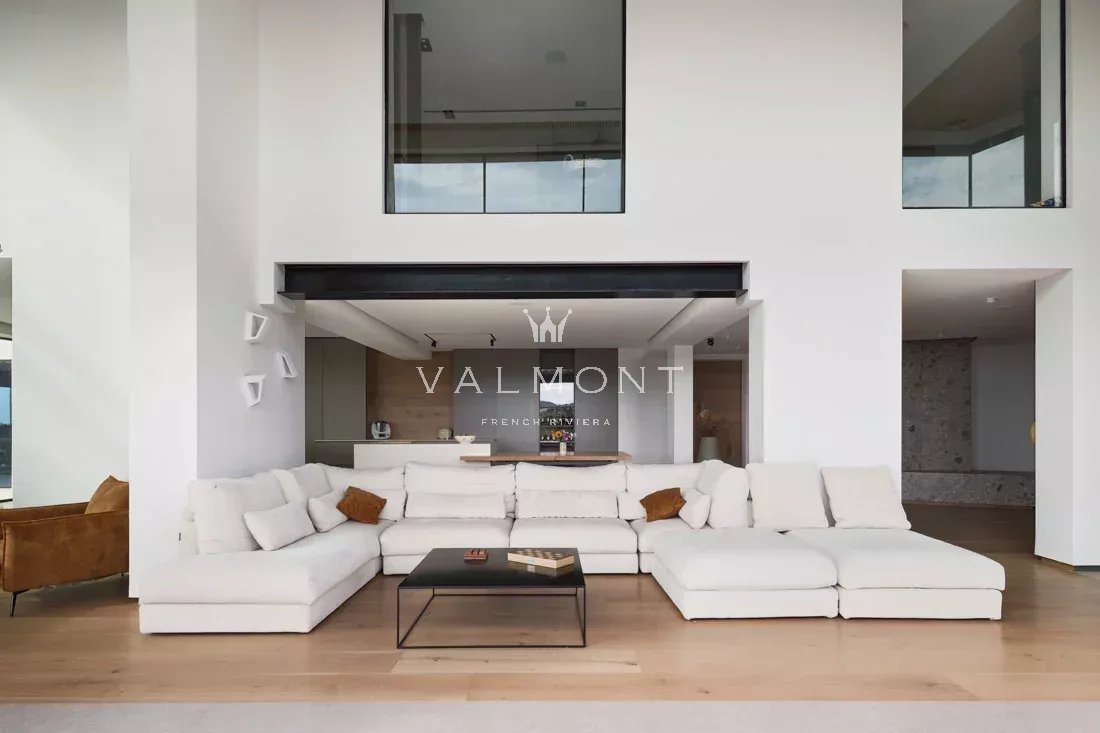 0425ca05d70aa921502e525e760b91a3_53b6fd77b1_1100-original-78490-0.jpg Villa contemporaine 7 chambres Mougins