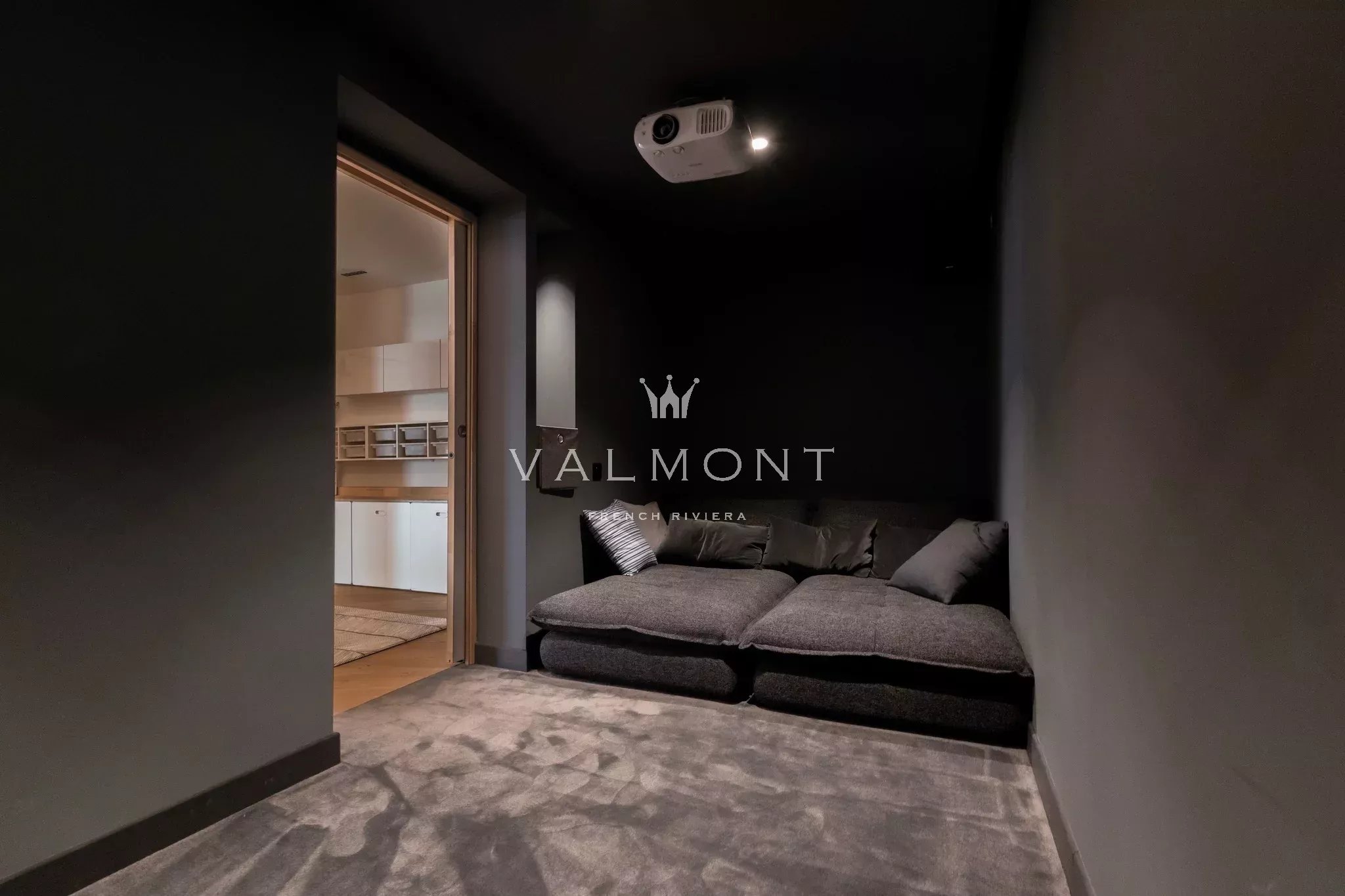 2955fb1ba027b478f4205e09816826fa_678390bb55_2048-original-78490-0.jpg Villa contemporaine 7 chambres Mougins