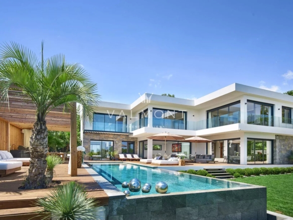 Five bedroom contemporary villa in Mougins