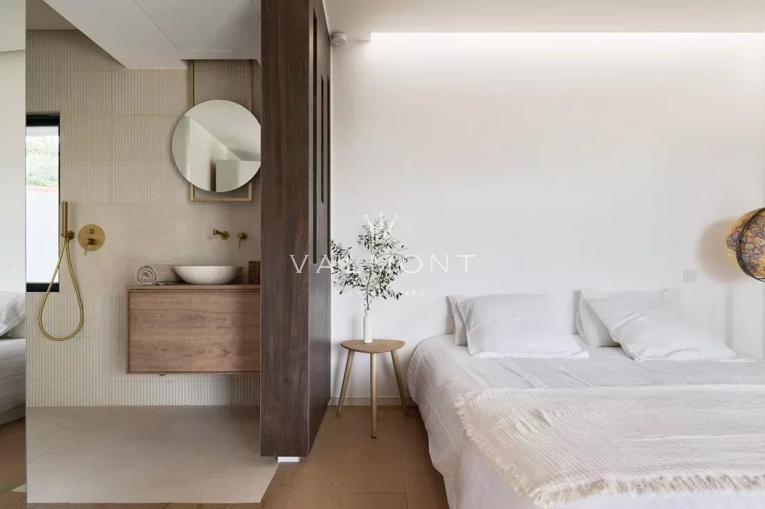 794864e00ba13ef61cd2d577e3c4dc02_900483dc61_1100-original-78490-0.jpg Villa contemporaine 7 chambres Mougins
