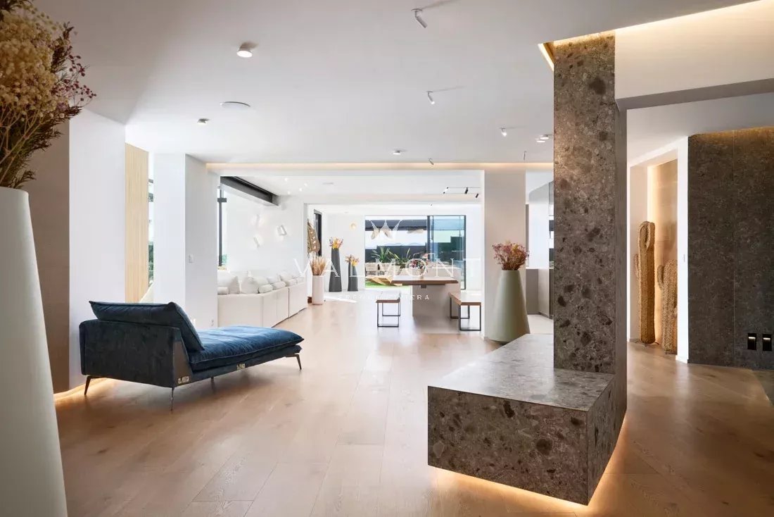 83fd7414b31ea4d2956422faffa933b2_021ecd1a3f_1100-original-78490-0.jpg Villa contemporaine 7 chambres Mougins