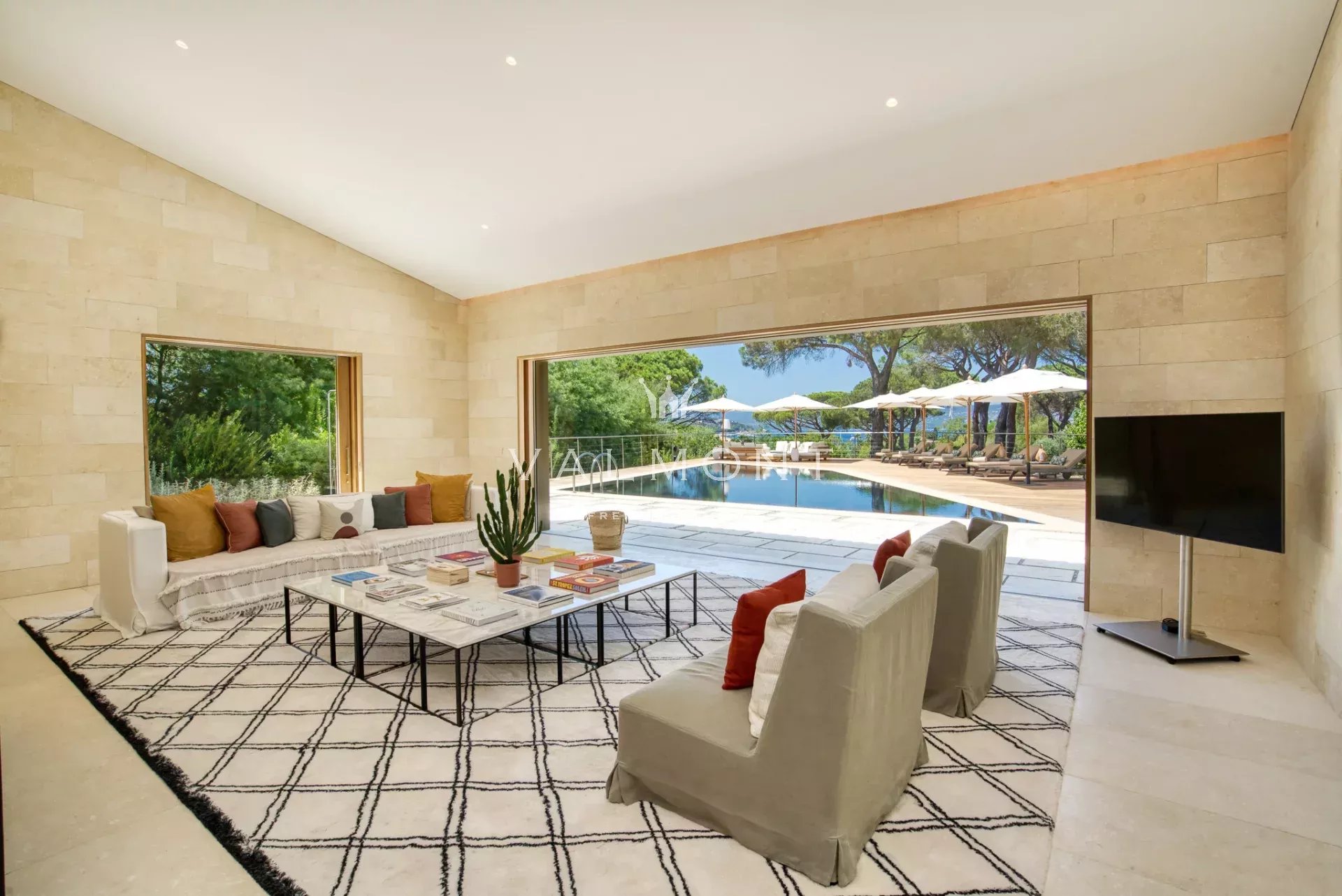 Prestigious 14-bedroom waterfront property Saint-Tropez