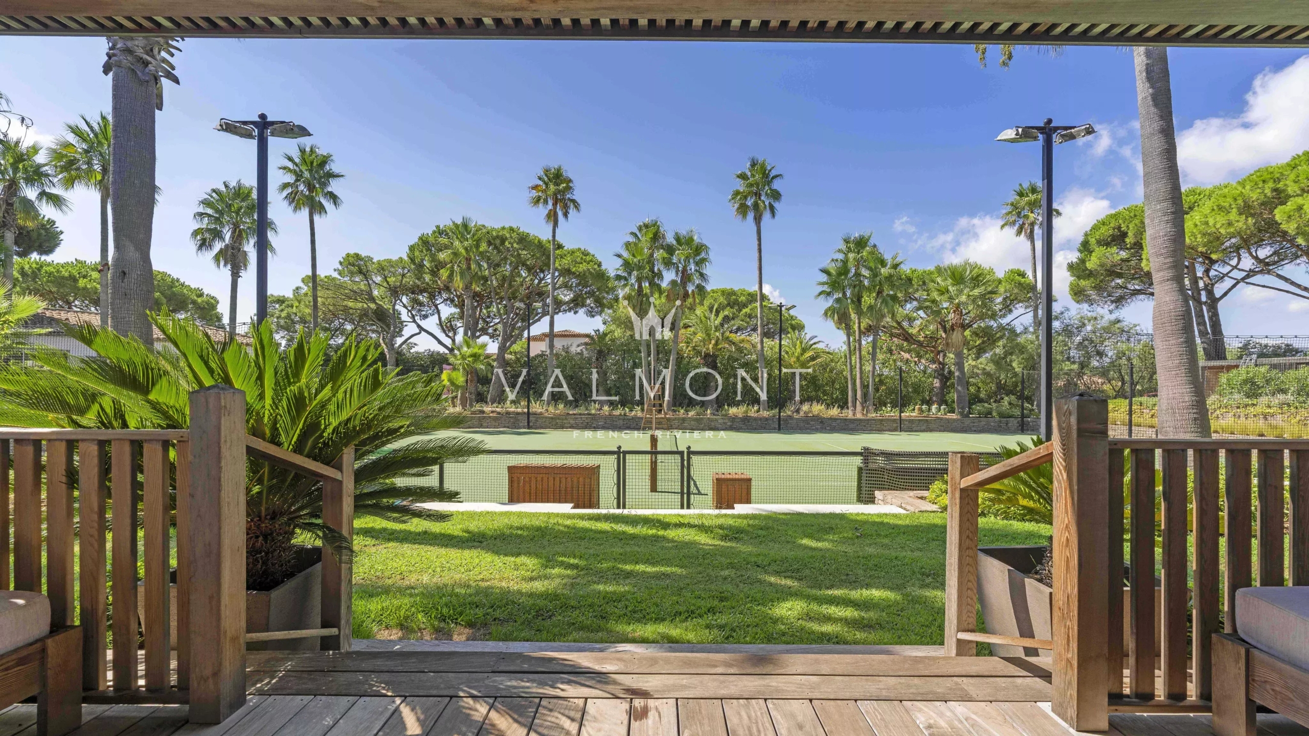 25bd8edbf7d7a6fa25846f17c23fa332_b442ed7bb3_4096-original-66740-0.jpg Superbe villa de 7 chambres à Ramatuelle